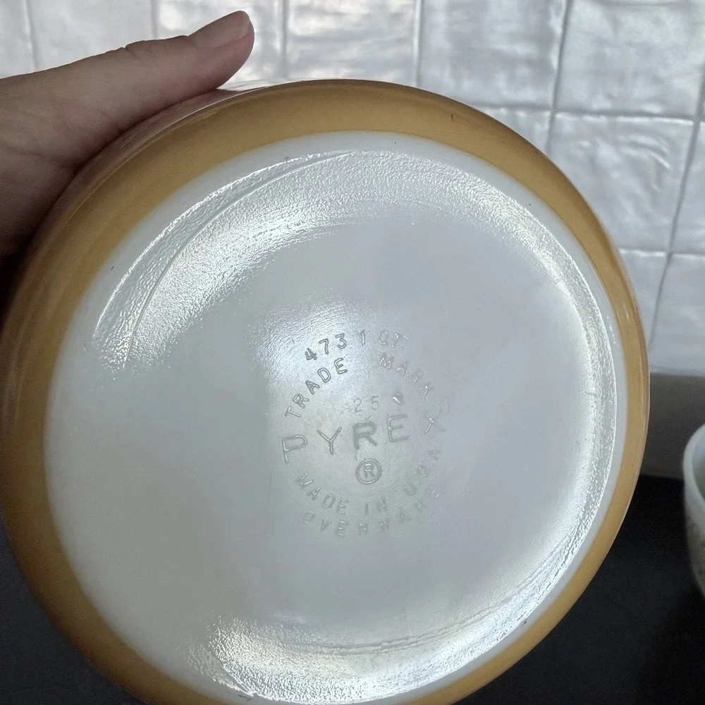 VTG Pyrex 473-B Butterfly Gold 1 Quart Casserole Dish With Lid RARE